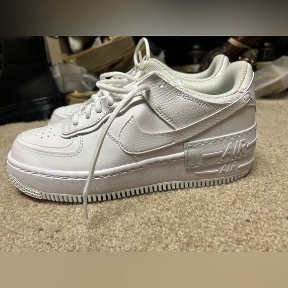 Air Force 1 - Picture 1 of 3